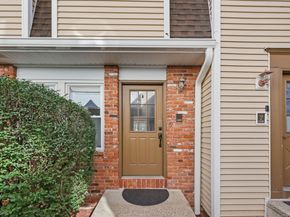 95 Columbus Place APT 6, Stamford CT 06907