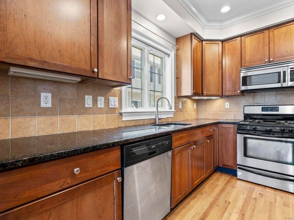 160 Glenbrook Road 4D, Stamford CT 06902