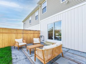 74 Soundview Avenue 74, Fairfield CT 06825