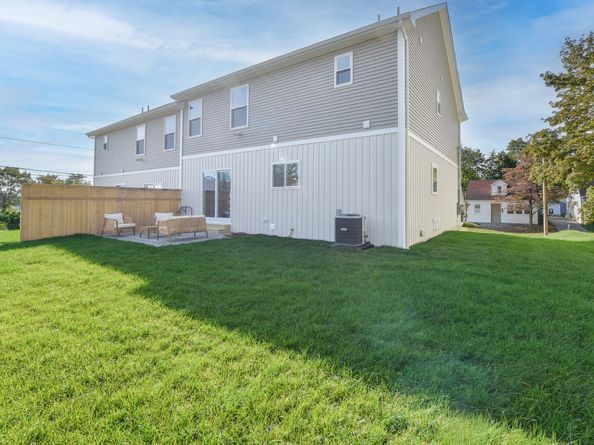 74 Soundview Avenue 74, Fairfield CT 06825