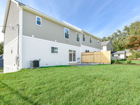 74 Soundview Avenue 74, Fairfield CT 06825