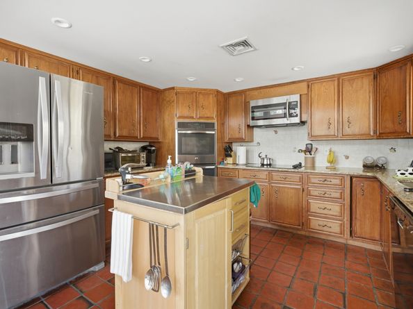 4 Alan Road, Danbury CT 06810