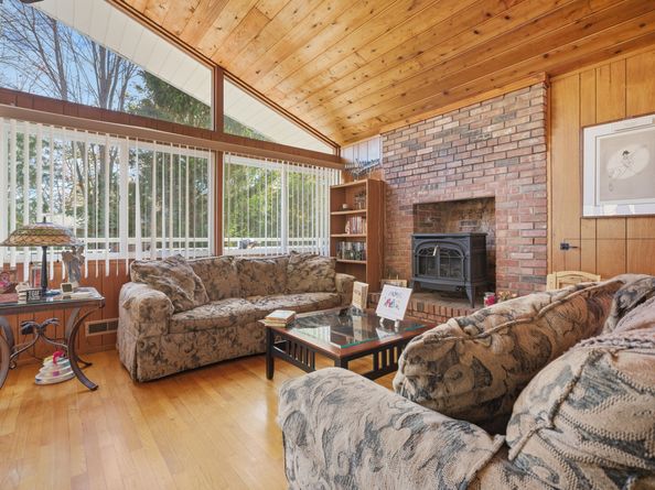 4 Alan Road, Danbury CT 06810