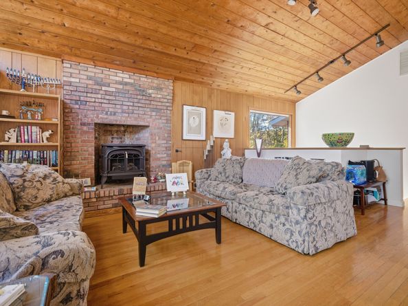 4 Alan Road, Danbury CT 06810