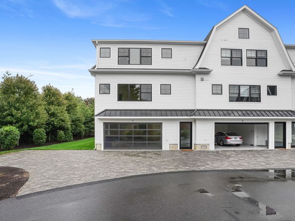 345 Reef Road C9, Fairfield CT 06824