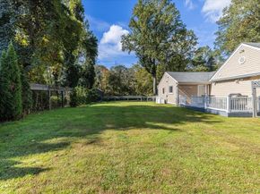 368 Den Road, Stamford CT 06903