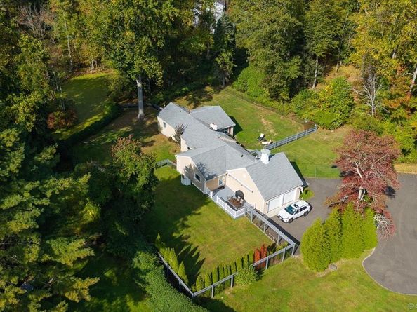368 Den Road, Stamford CT 06903