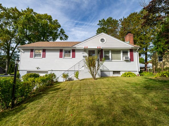 290 Hollywood Avenue, Stratford CT 06614