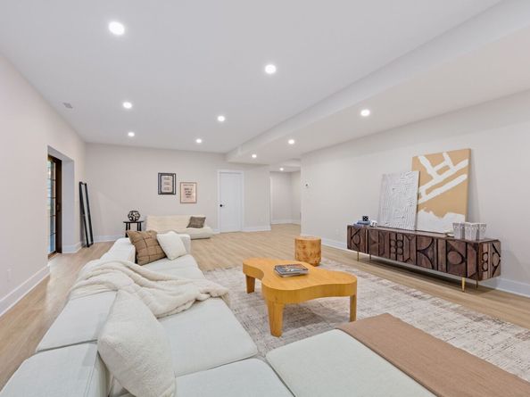 31 Gray Farms Road, Stamford CT 06905