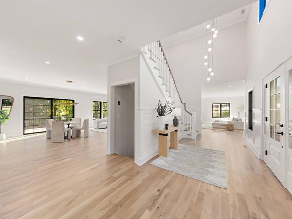 31 Gray Farms Road, Stamford CT 06905