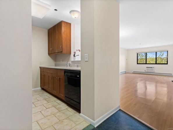 970 Hope Street 4J, Stamford CT 06907