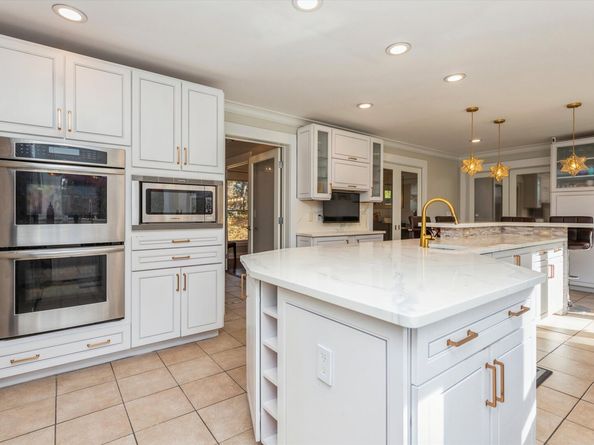 1 Rajcula Farm Road, Brookfield CT 06804