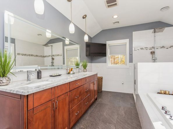 1 Rajcula Farm Road, Brookfield CT 06804