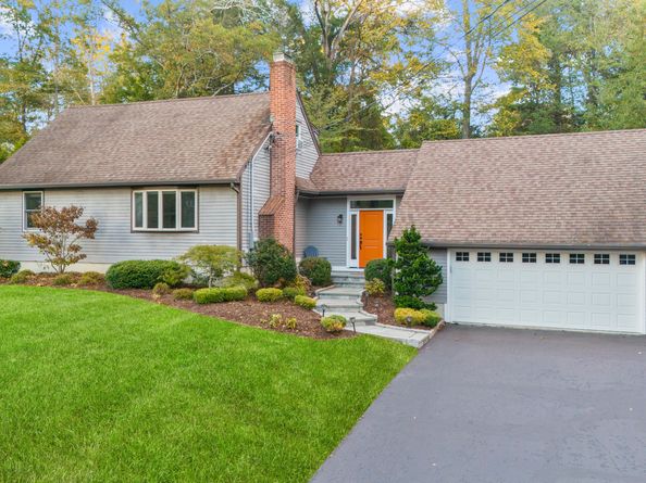 60 Winnepoge Drive, Fairfield CT 06825