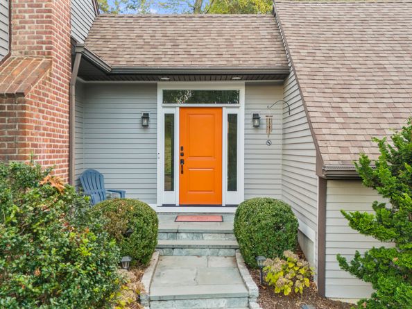 60 Winnepoge Drive, Fairfield CT 06825