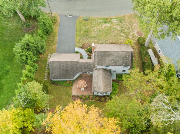 60 Winnepoge Drive, Fairfield CT 06825