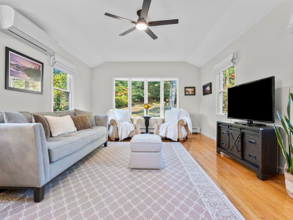 60 Winnepoge Drive, Fairfield CT 06825