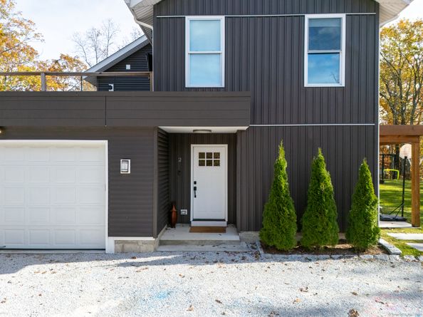 2 Evet Drive, New Fairfield CT 06812