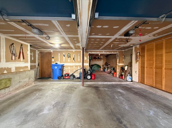 35 Mustang Drive, Shelton CT 06484