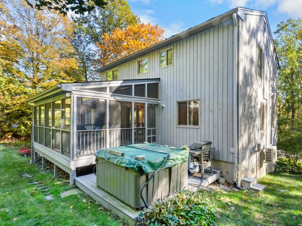 35 Mustang Drive, Shelton CT 06484