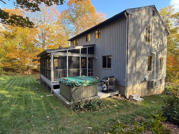 35 Mustang Drive, Shelton CT 06484