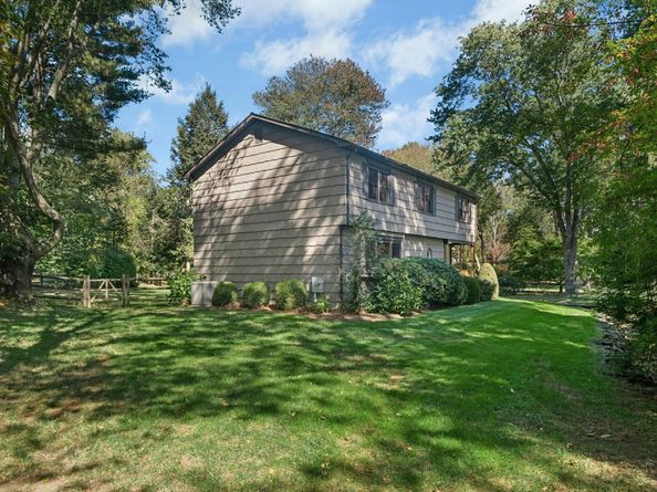 7 Morehouse Lane, Norwalk CT 06850