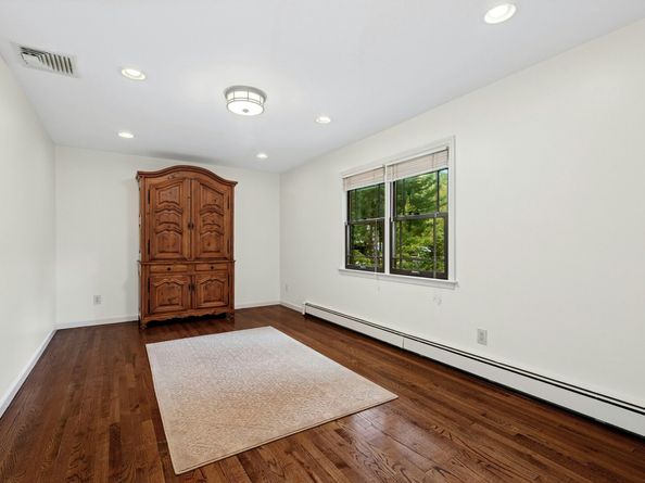7 Morehouse Lane, Norwalk CT 06850