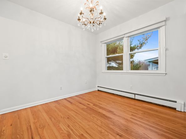 33 Dora Street, Stamford CT 06902