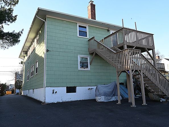 33 Dora Street, Stamford CT 06902