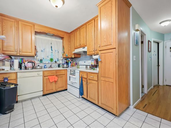 33 Dora Street, Stamford CT 06902