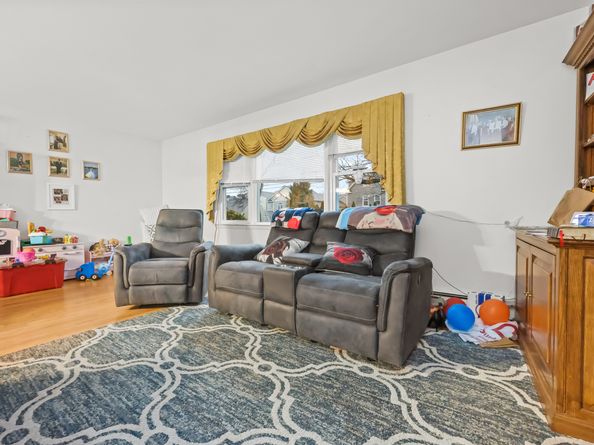 33 Dora Street, Stamford CT 06902