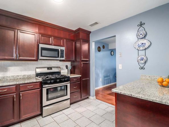 93 Park Avenue 1204, Danbury CT 06810