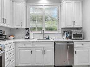 104 Ritch Avenue W Apt 6, Greenwich CT 06830
