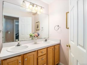 11 Emerald Ridge Court, Shelton CT 06484