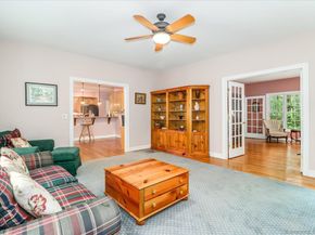 11 Emerald Ridge Court, Shelton CT 06484