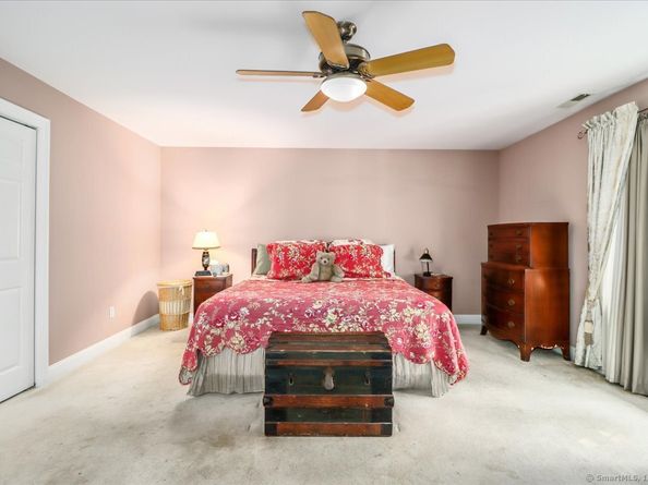 11 Emerald Ridge Court, Shelton CT 06484