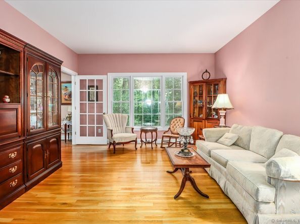 11 Emerald Ridge Court, Shelton CT 06484