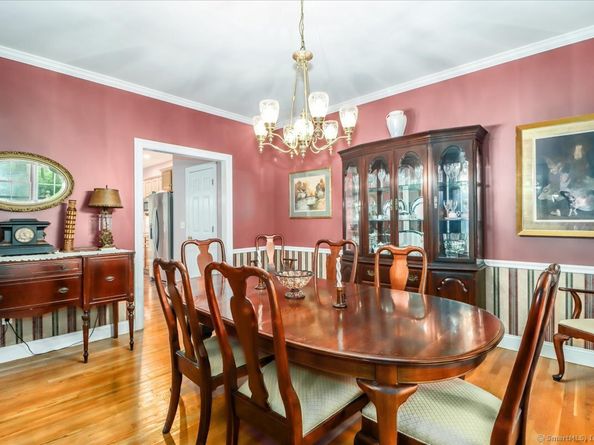 11 Emerald Ridge Court, Shelton CT 06484