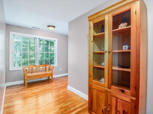 11 Emerald Ridge Court, Shelton CT 06484