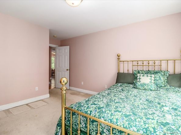 11 Emerald Ridge Court, Shelton CT 06484