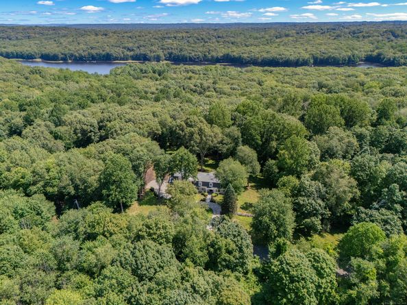 103 Deepwood Road, Easton CT 06612