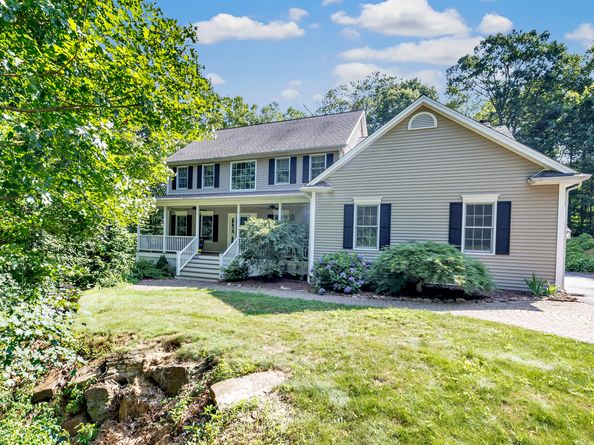 941 Constitution Boulevard N, Shelton CT 06484