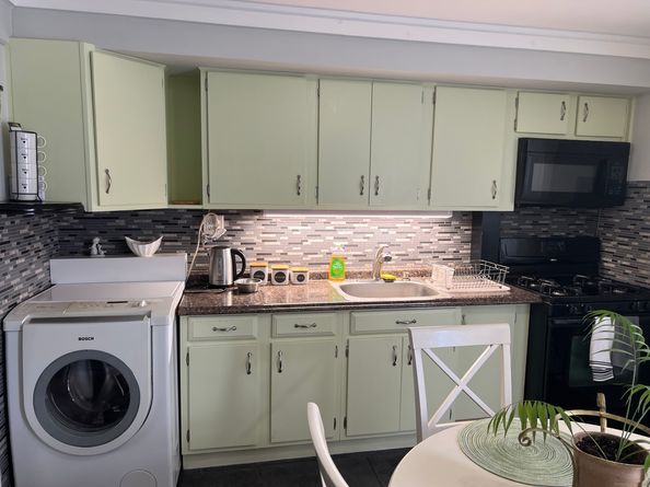  63 Court A, Bld 18 Court, Bridgeport CT 06610