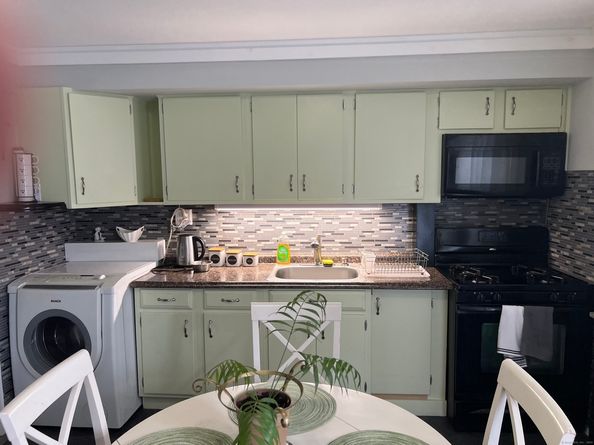  63 Court A, Bld 18 Court, Bridgeport CT 06610