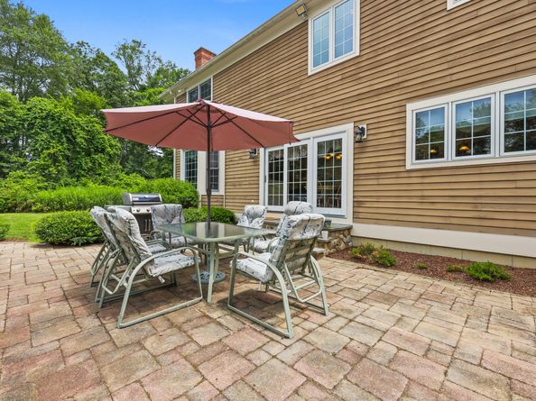 28 Sunnyview Drive, Redding CT 06896