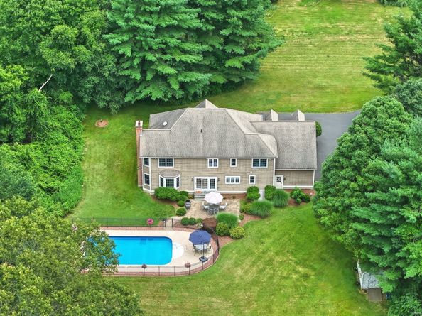 28 Sunnyview Drive, Redding CT 06896