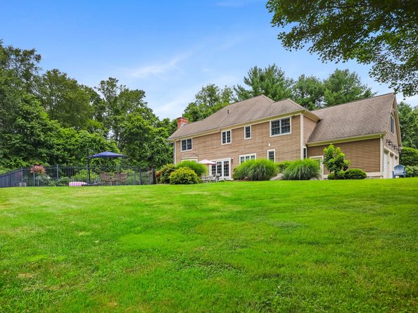 28 Sunnyview Drive, Redding CT 06896