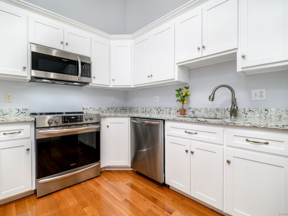 2437 Bedford Street A12, Stamford CT 06905