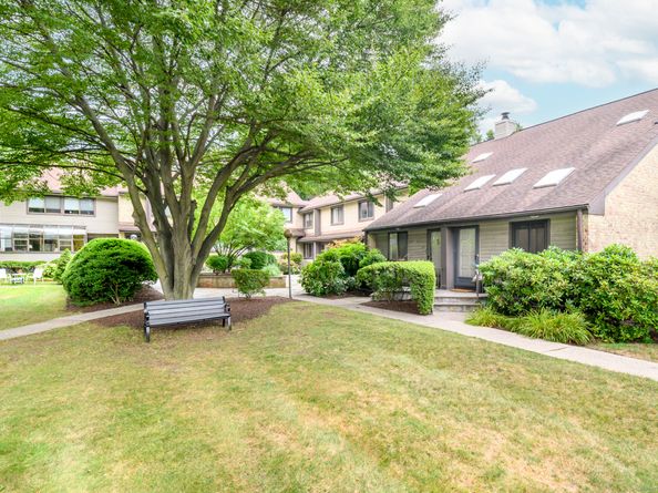 2437 Bedford Street A12, Stamford CT 06905