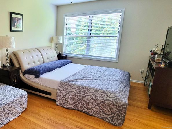 162 Colonial Road Apt 1, Stamford CT 06906